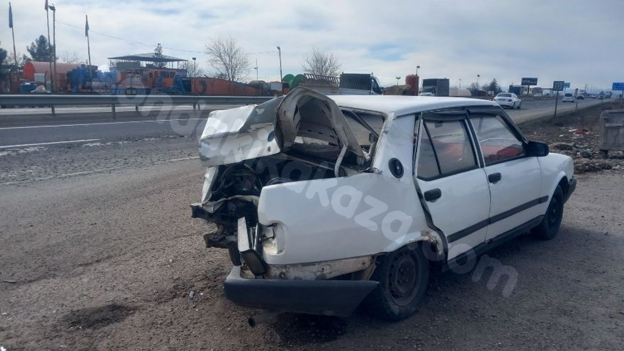 Diyarbakır'da Kaza: 4 Kişi Yaralandı