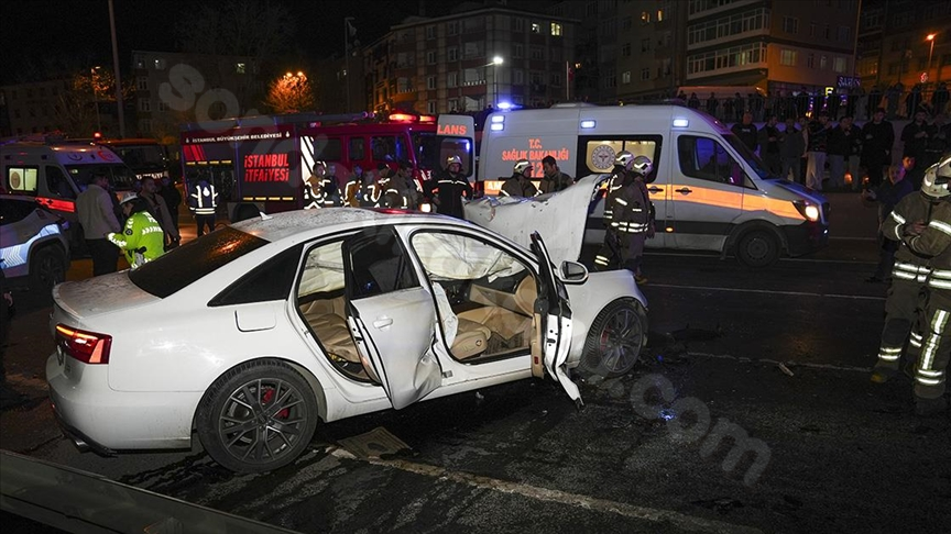 Esenler'deki zincirleme trafik kazasında bir kişi hayatını kaybetti, dokuz kişi yaralandı.