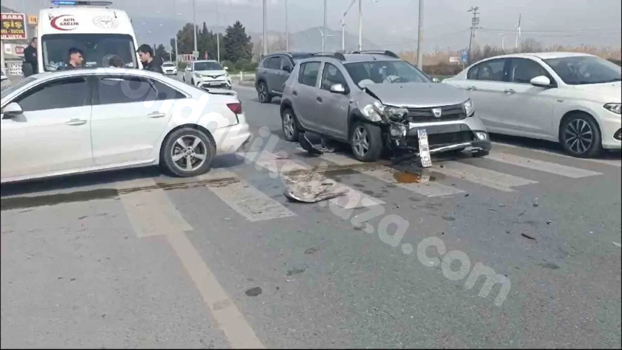 Trafik kazası sonucu 2 kişi yaralandı.