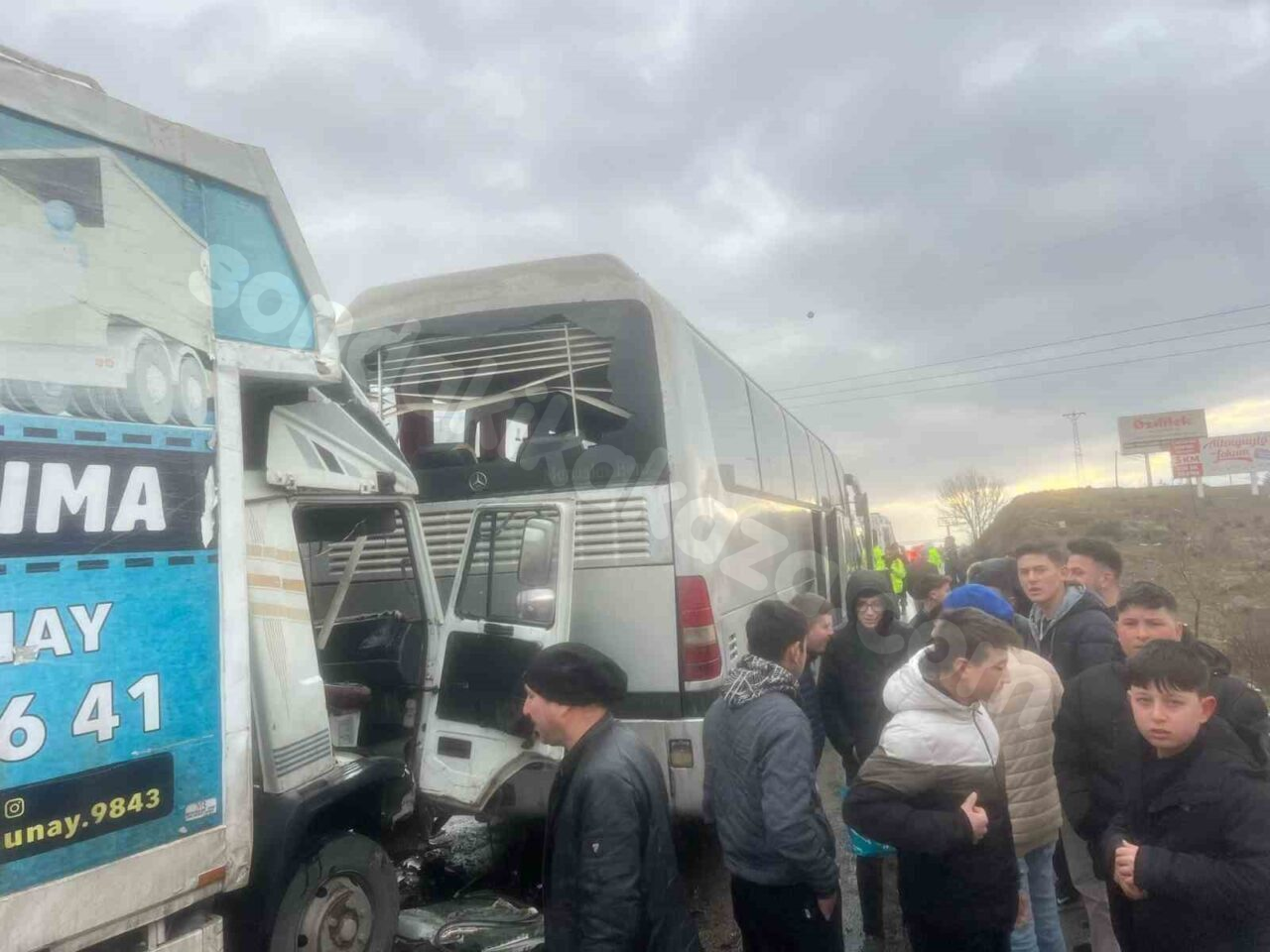 Afyon'da yaşanan otobüs kazası güncel haberler