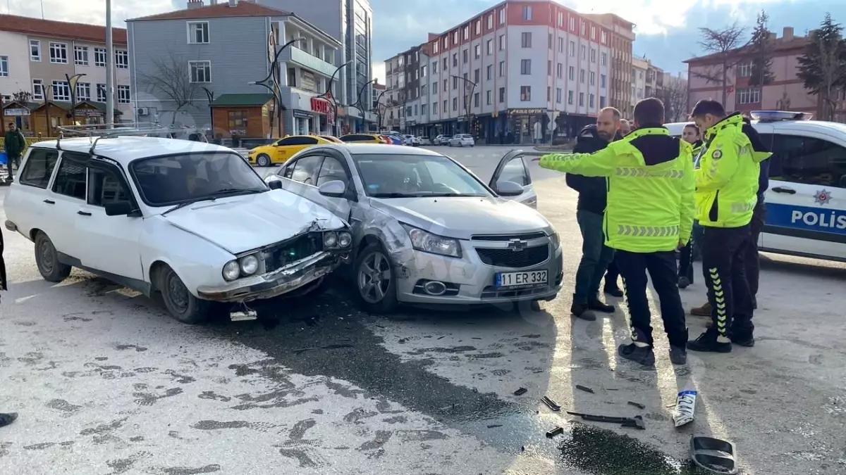 Konya Kulu'da Trafik Kazasında 2 Kişi Yaralandı.