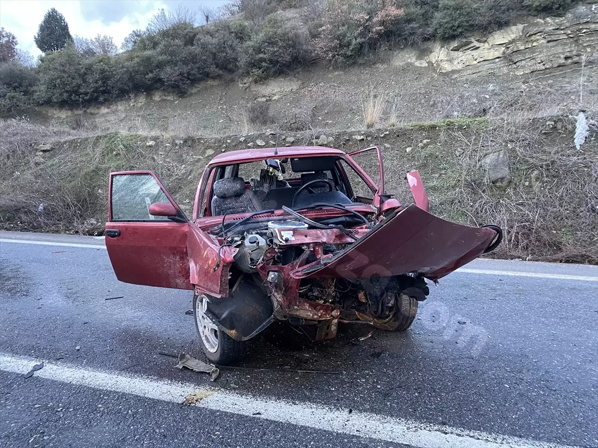 Taraklı'da Trafik Kazasında 4 Kişi Yaralandı.