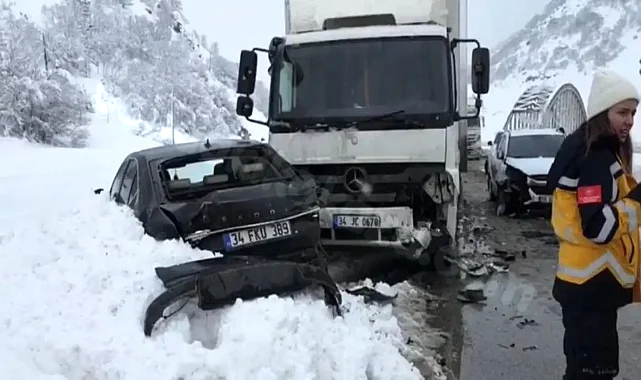 Erzincan'da Zincirleme Trafik Kazası Oluştu