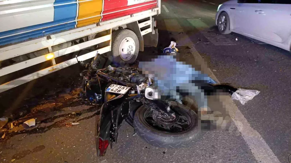 Manavgat'ta trafik kazasında bir kişi hayatını kaybetti ve iki kişi yaralandı.