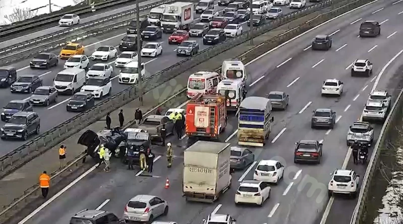 İstanbul'da TEM Otoyolunda zincirleme kaza: yaralılar bulunuyor