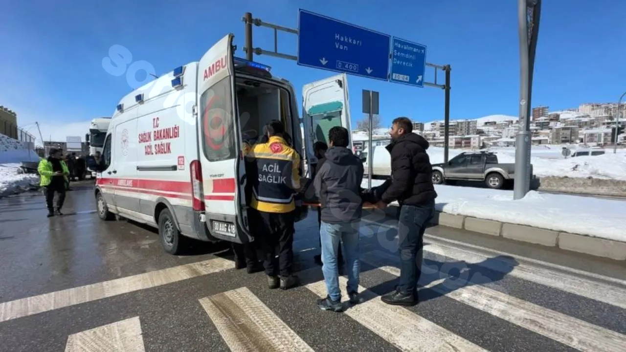 Yüksekova'da trafik kazasında bir genç kız yaralandı.