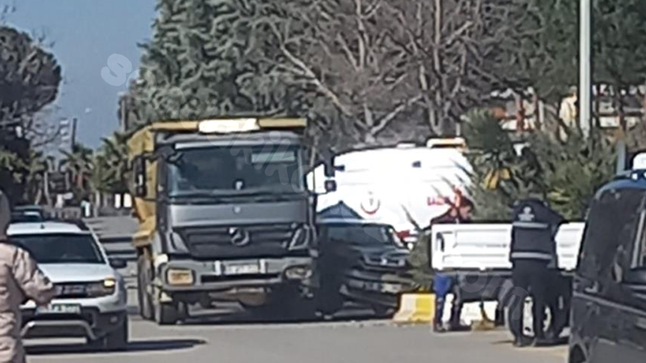 Aydın'da kamyonun karıştığı bir kaza meydana geldi.