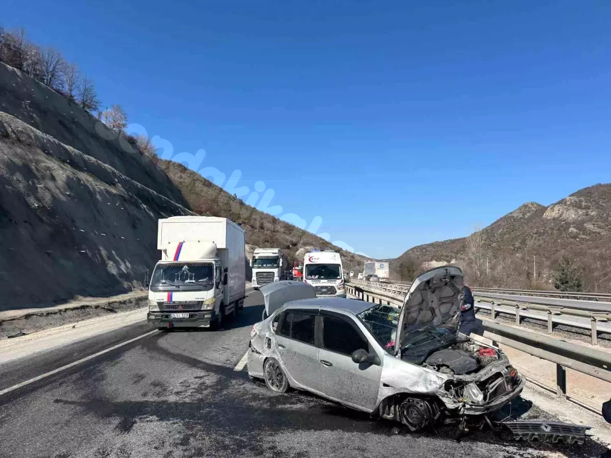 Bilecik'te Trafik Kazasında 3 Kişi Yaralandı