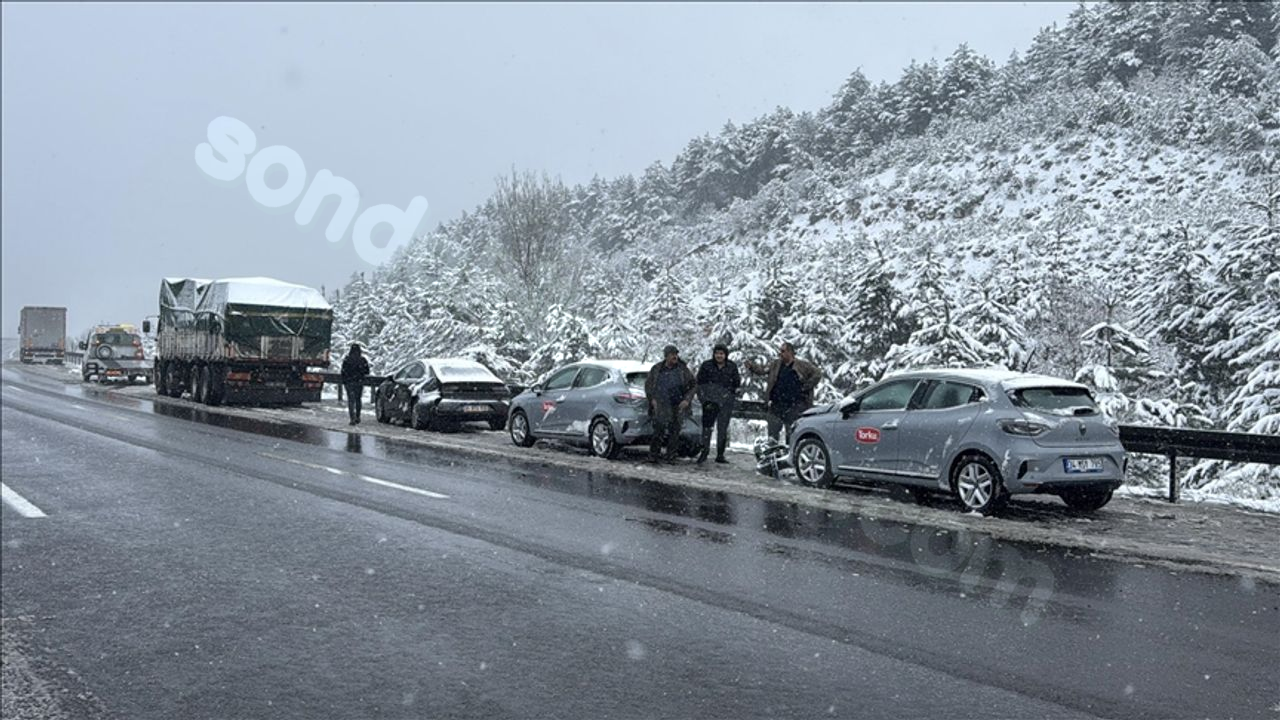 Bolu bölgesinde meydana gelen trafik kazasında 6 araç karıştı, 1 kişi yaralandı.