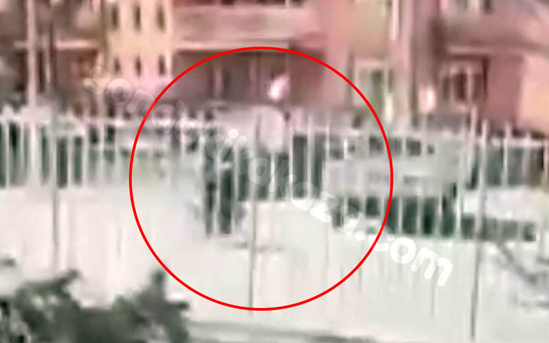 Denizli'de yaşanan kaza anı kamerada görüntülendi.