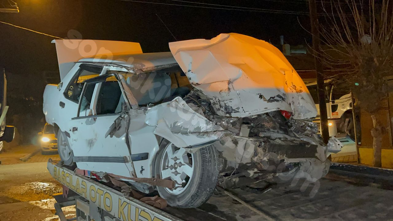 Eskişehir'de trafik kazasında sürücü ağır şekilde yaralandı.