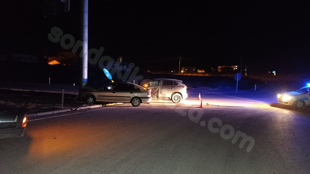 Kaza sonucu 7 kişi yaralandı Kütahya'da.