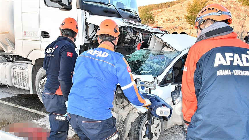 Adıyaman'da yakıt tankeri ile araç çarpıştı: 4 ölü, 4 yaralı
