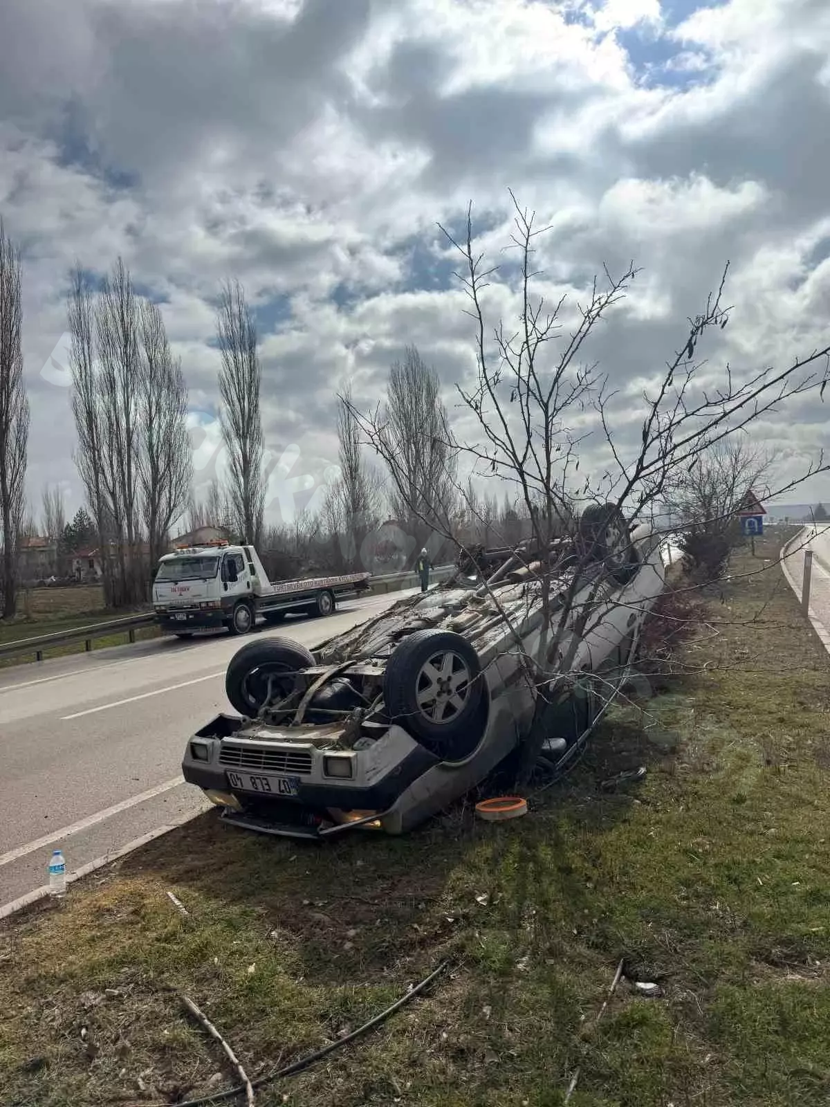 Afyon'da trafik kazasında sürücü hafif şekilde yaralandı.