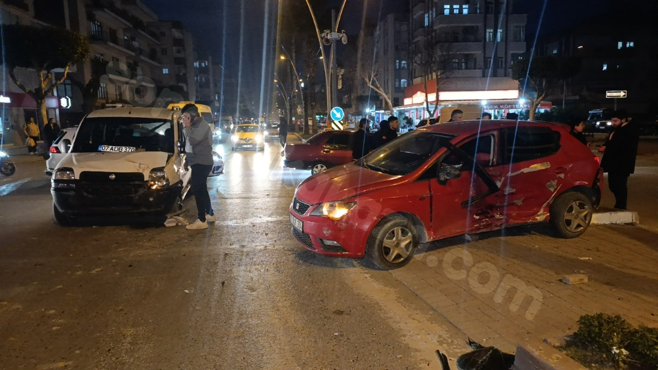 Antalya'da Kaza: 3 kişi yaralandı.