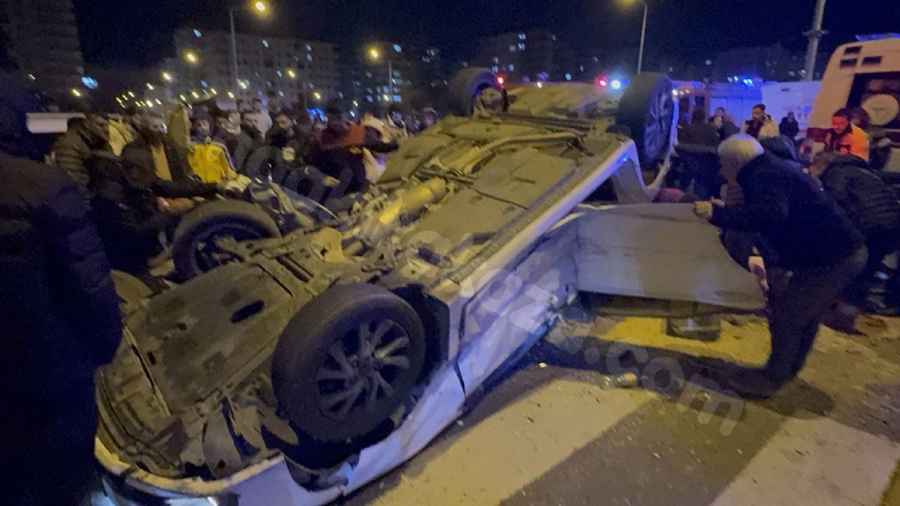 Diyarbakır'da Trafik Kazası: 4 Kişi Yaralandı.