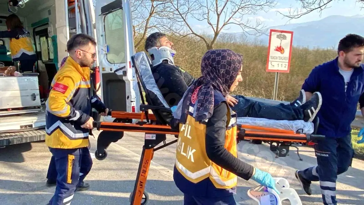 Kartepe'de Kaza: 4 Kişi Yaralandı