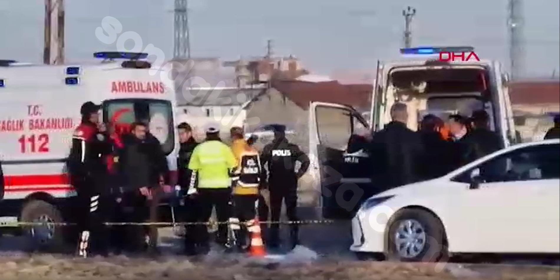 Konya'da TIR ile polis aracı çarpıştı, 1 polis şehit, 2 polis ağır yaralandı.