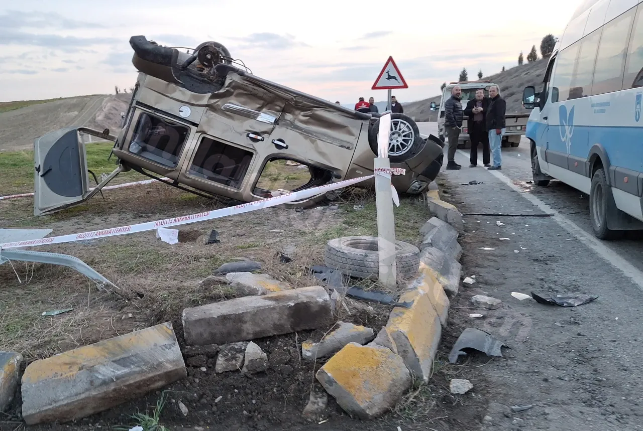 Ankara'da trafik kazasında 1'i ağır olmak üzere toplam 9 kişi yaralandı.