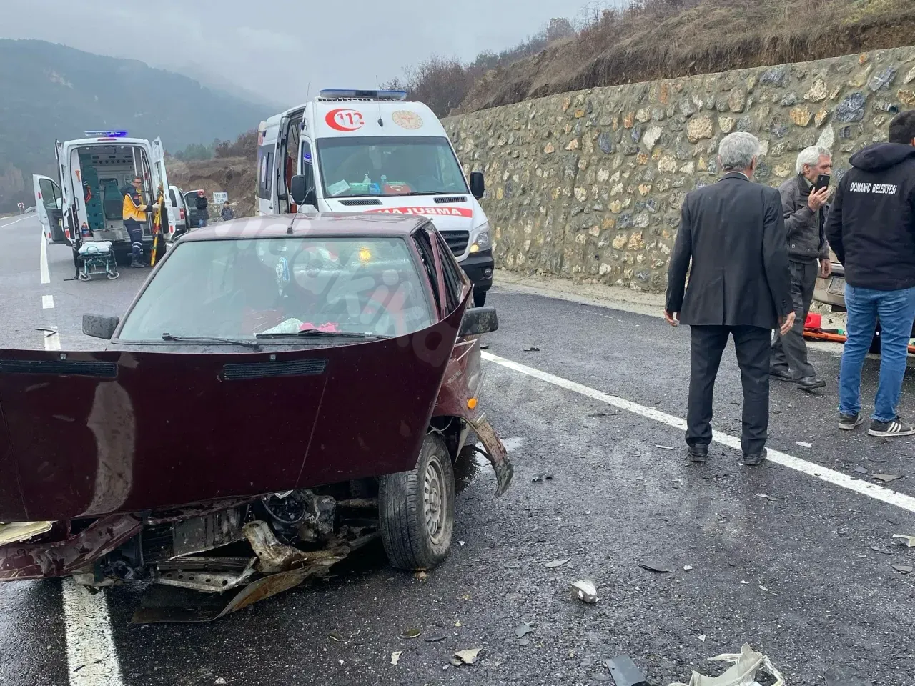 Domaniç-Tavşanlı yolu trafik kazası geçirildi.