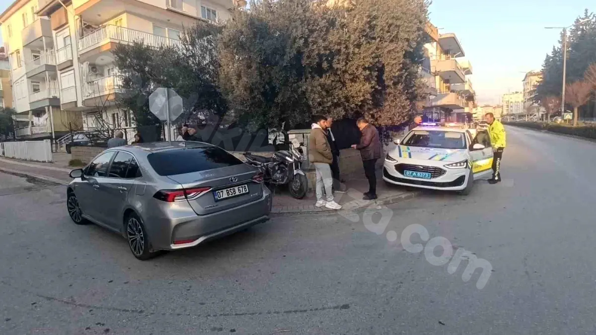 Manavgat'ta motosiklet kazası: Sürücü yaralı durumda.