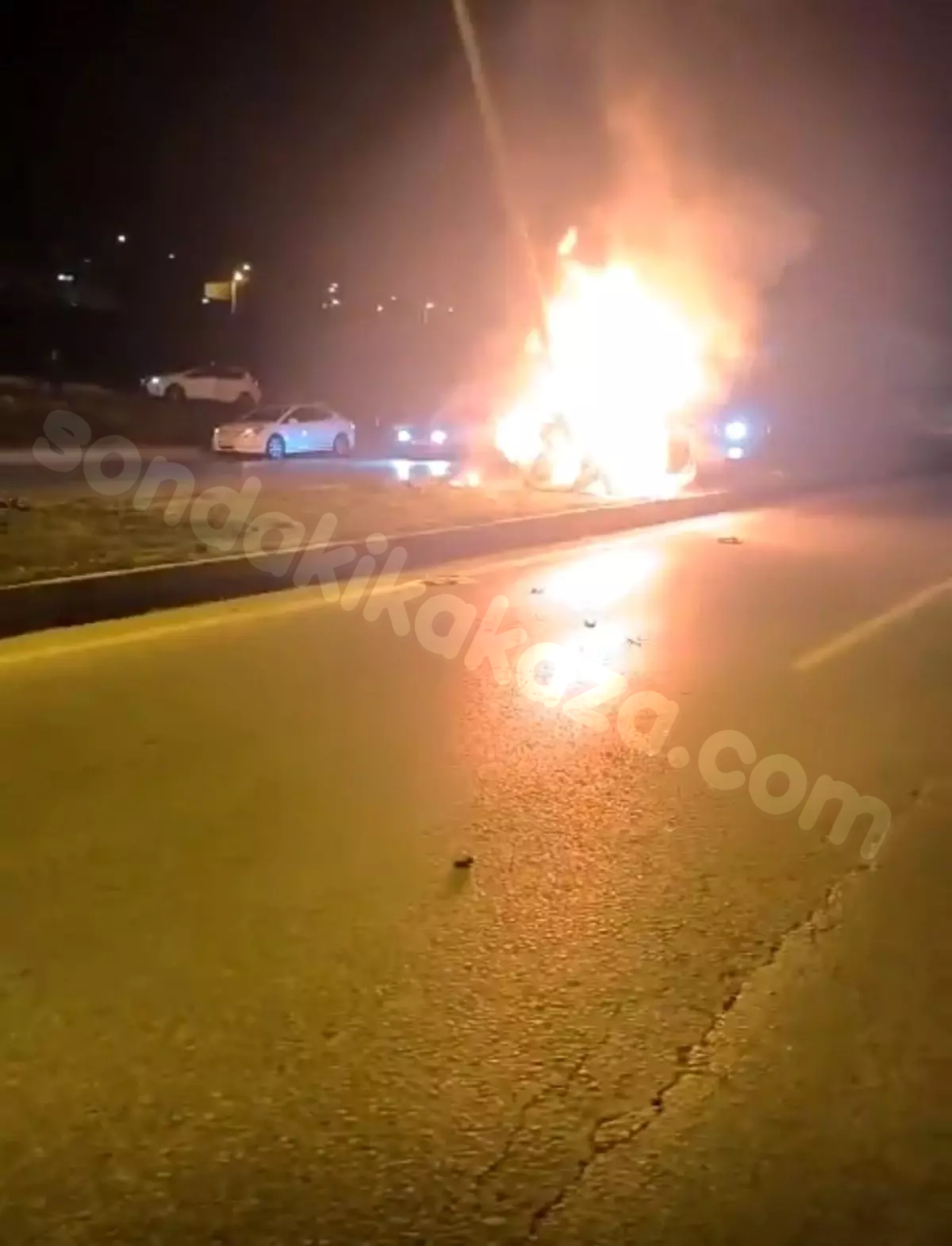 Kahramanmaraş'ta trafik kazasında 3 kişi yaralandı, birinin durumu ciddi.