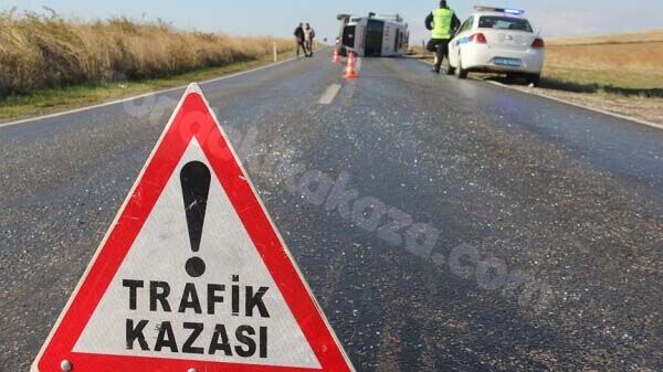 Serdivan'da kaza: 2 kişi yaralı.