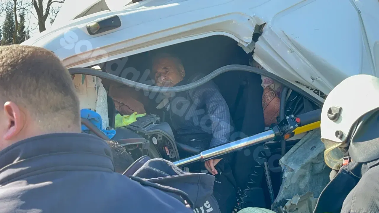Tır Kaza Sonucu Tekirdağ'da Bir Ölü, Diğer Sürücü Yaralandı