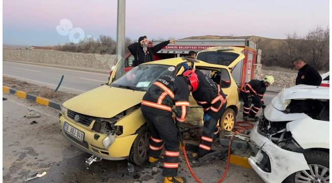 Çankırı Cezaevi Kavşağında Çift Taraflı Trafik Kazası 6 Kişiyi Yaraladı - haberci18.com