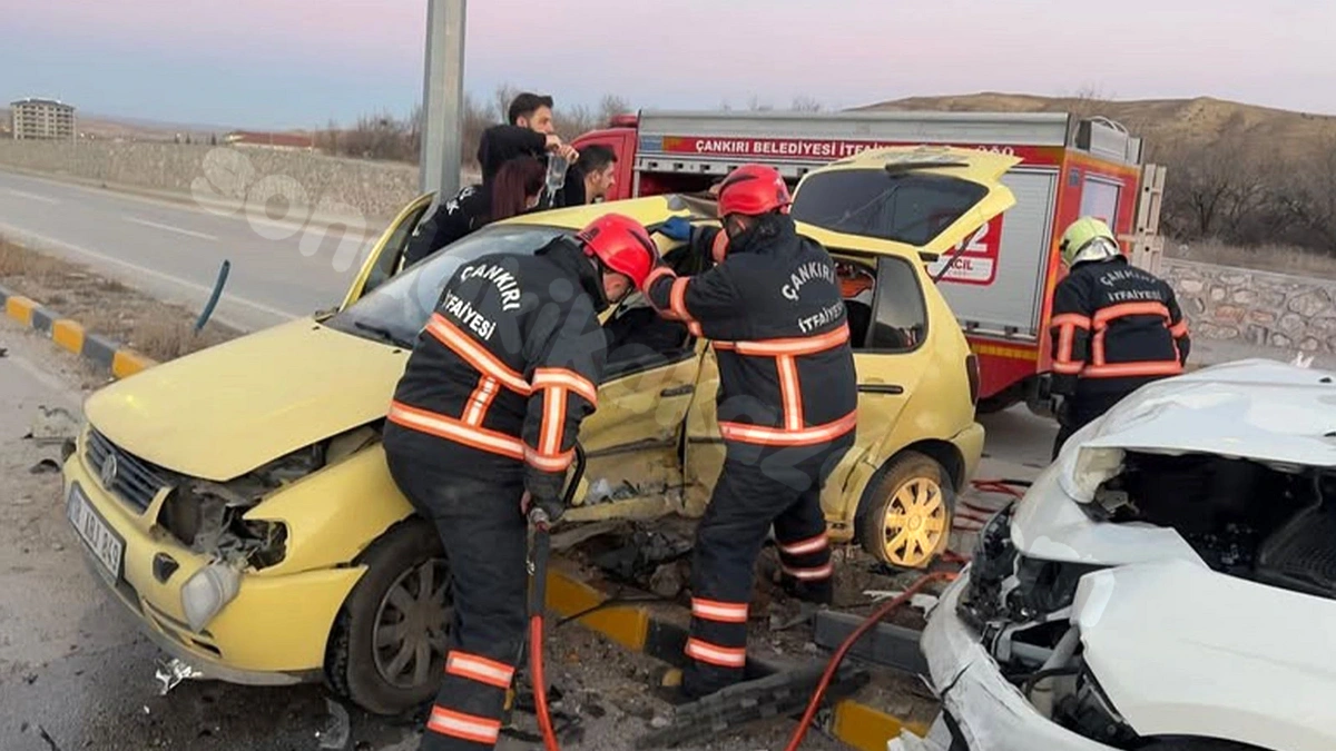 Çankırı'da korkunç bir trafik kazası meydana geldi: 6 kişi yaralandı - Oxu.az