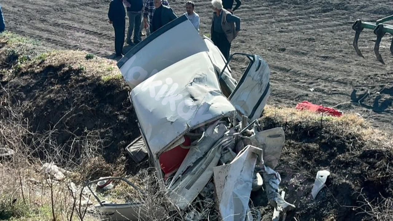 Osmaniye'de trafik kazasında 3 kişi hayatını kaybetti, 3 kişi ağır yaralandı.