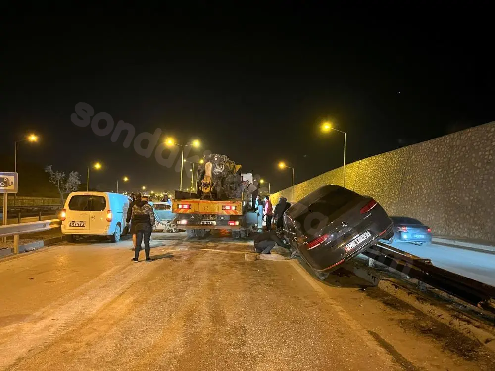 Antakya’da endişe veren trafik kazası: 2 kişi yaralandı.