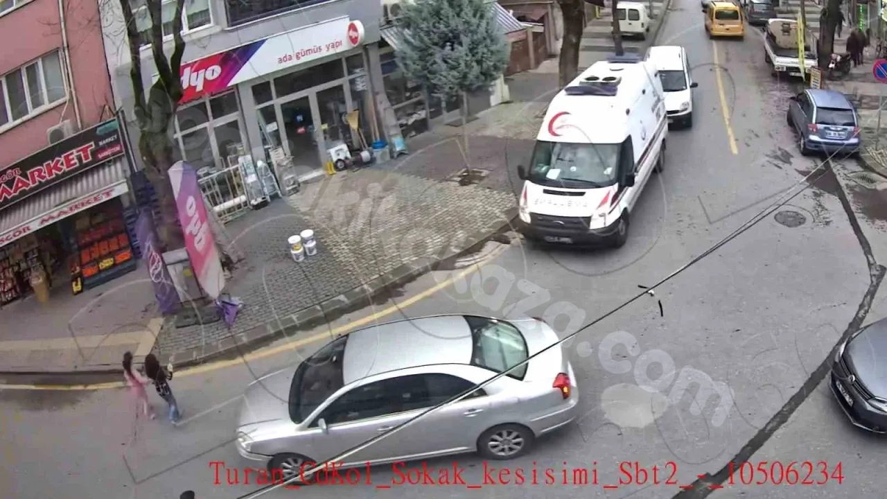 Araba çarptığı kazada çocuğa çarptı ve bilgi işlem sistemine kaydedildi.