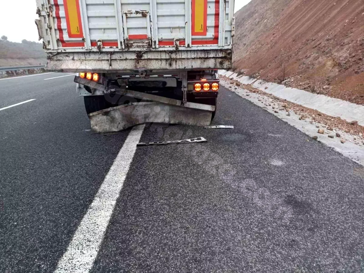 Balıkesir'de Araç Yangını: Şoför Ağır Yaralandı