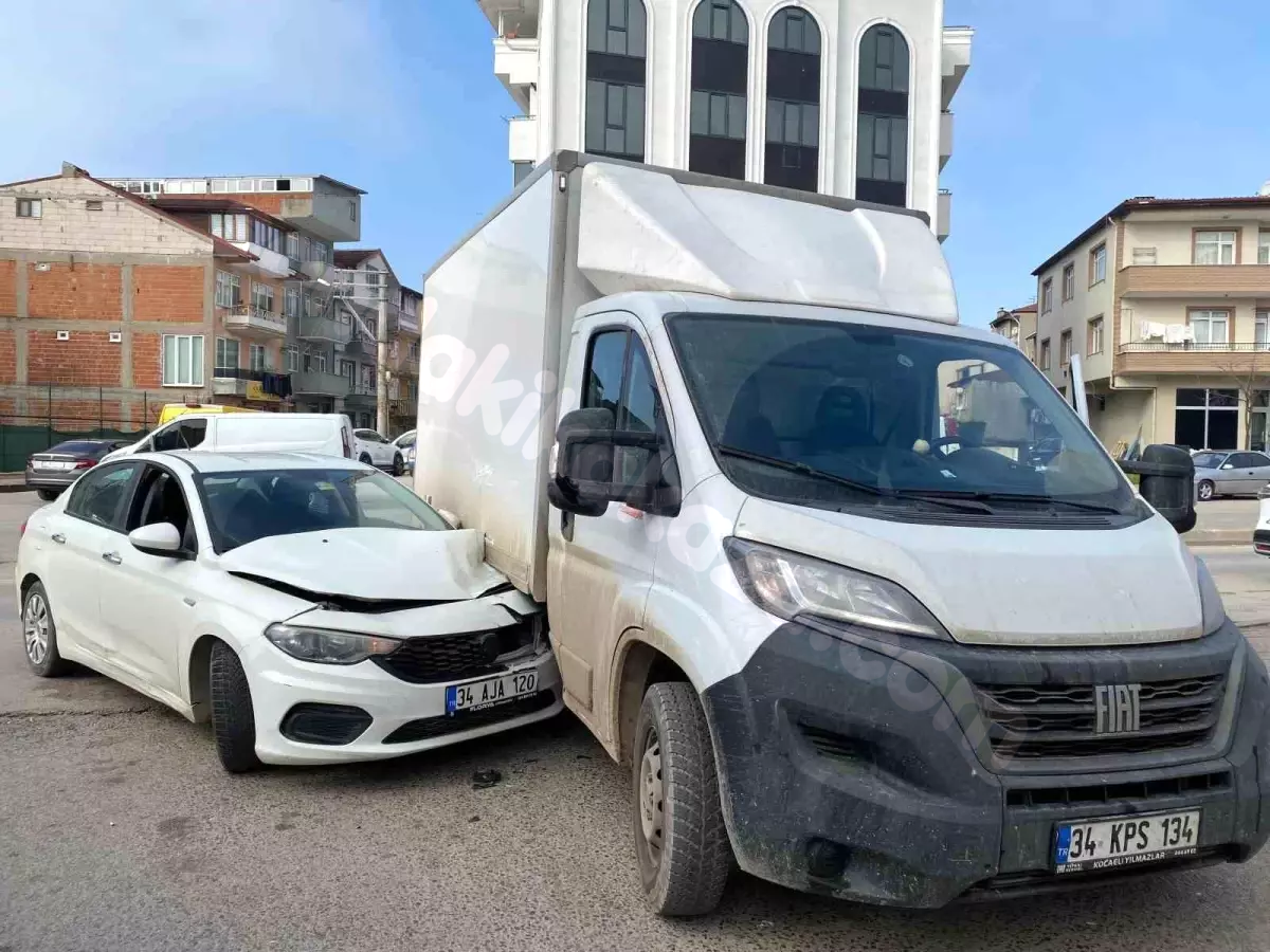 Kocaeli’de Trafik Kazası: 1 Kişi Yaralandı.