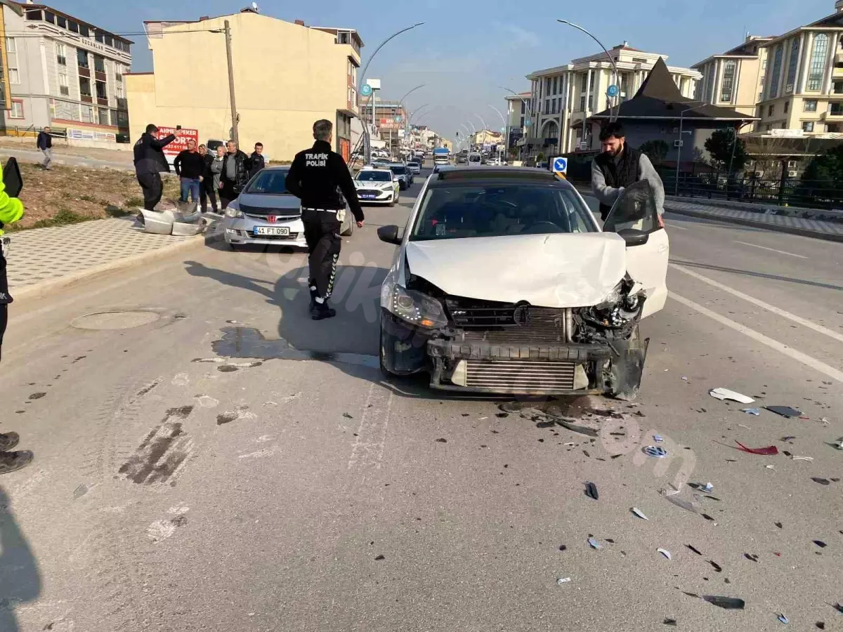 Körfez, Kocaeli'de Meydana Gelen Trafik Kazasında 1 Kişi Yaralandı.