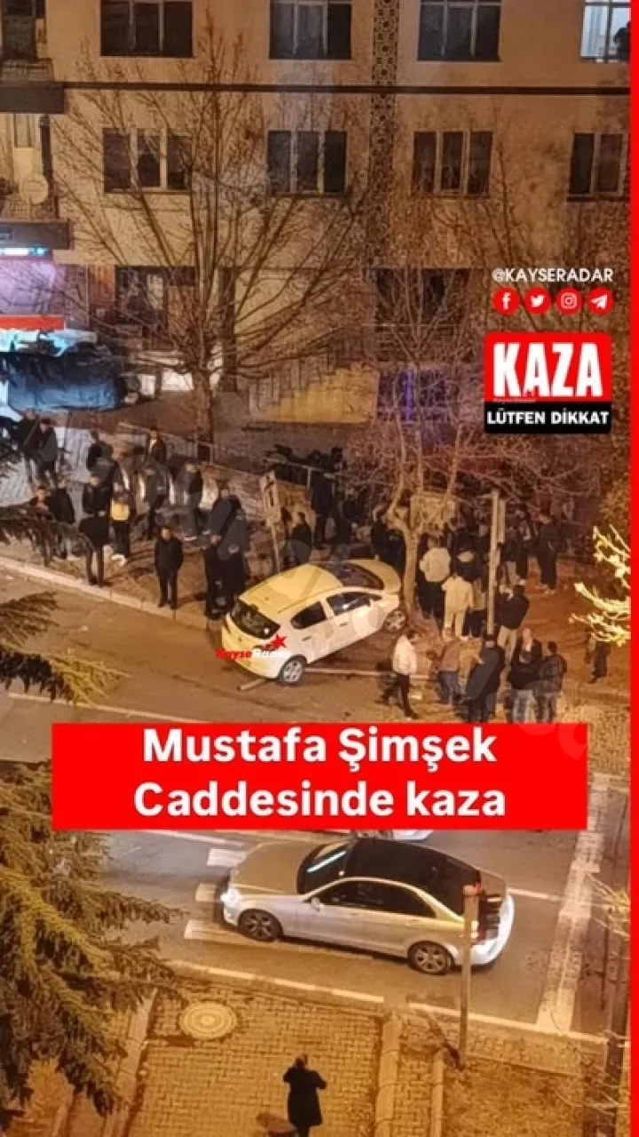 Trafik kazası Mustafa Şimşek Caddesi'nde gerçekleşti.