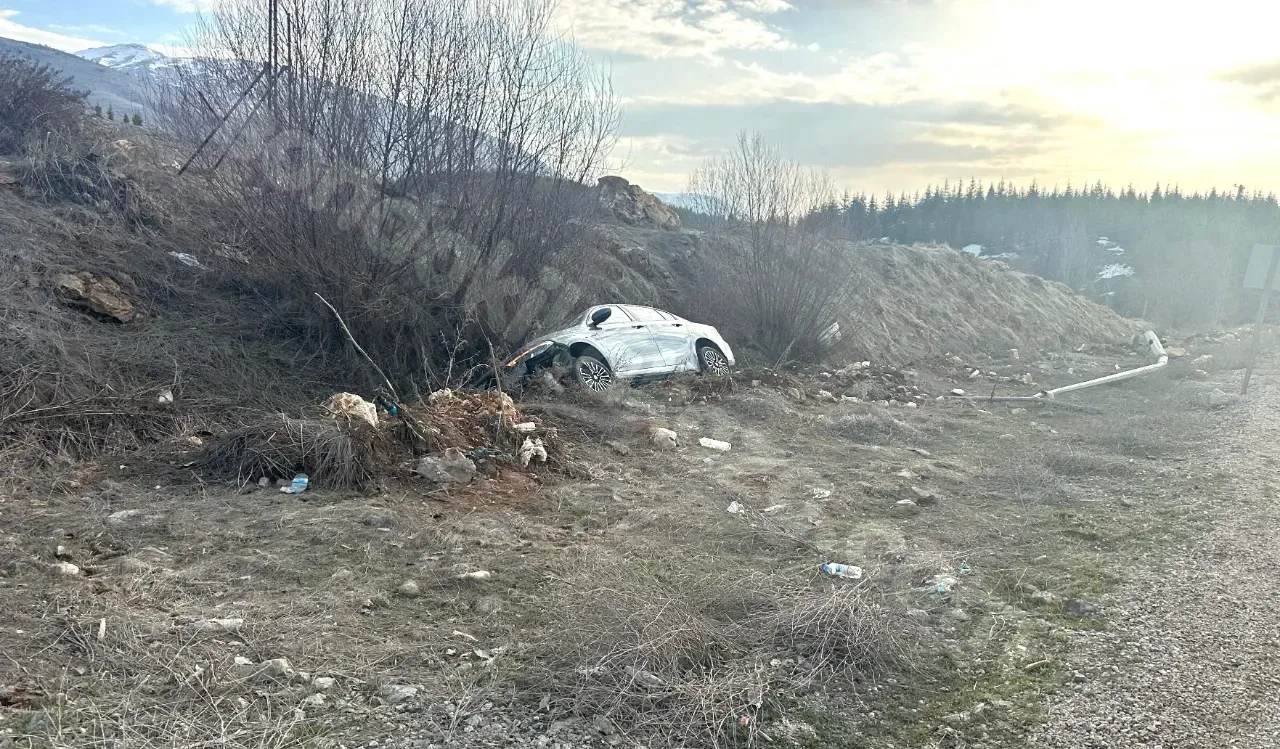 Malatya - Adıyaman Yolu'nda Kaza: Araç Menfeze Uçtu.