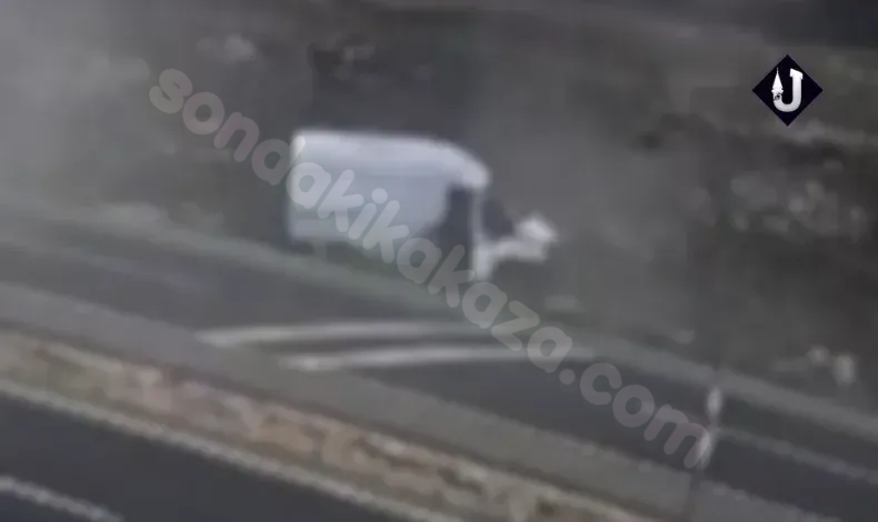 Şanlıurfa'da panelvanın karıştığı kaza kameraya yansıdı!