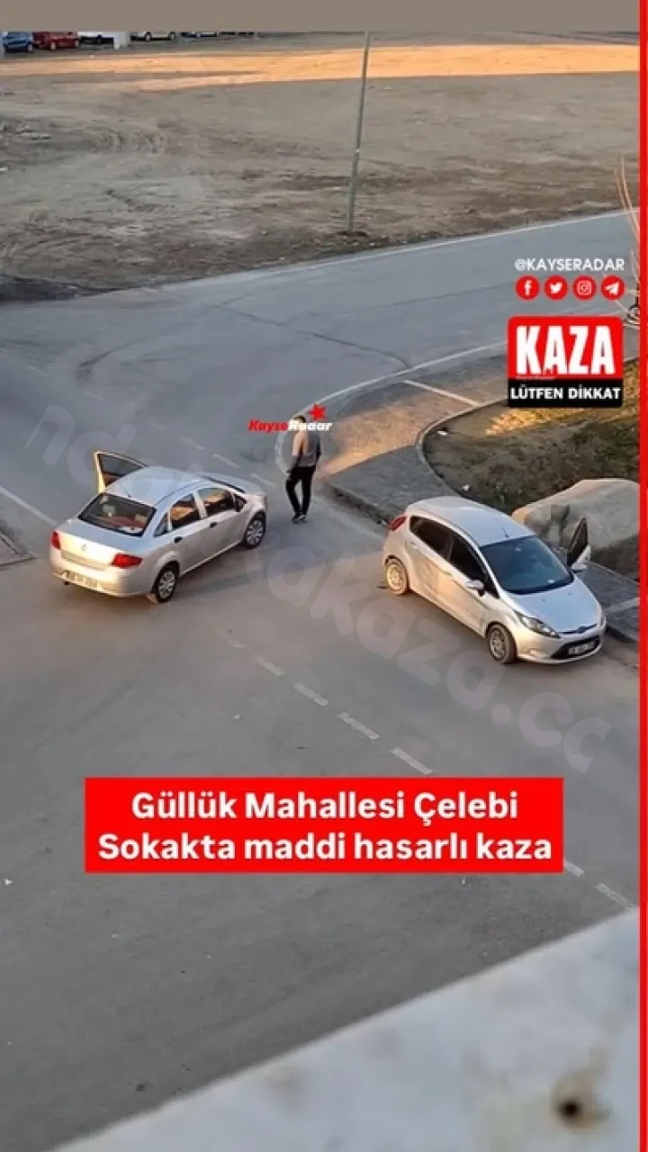 Güllük Mahallesi Çelebi Sokak'ta maddi hasarlı bir kaza oldu.