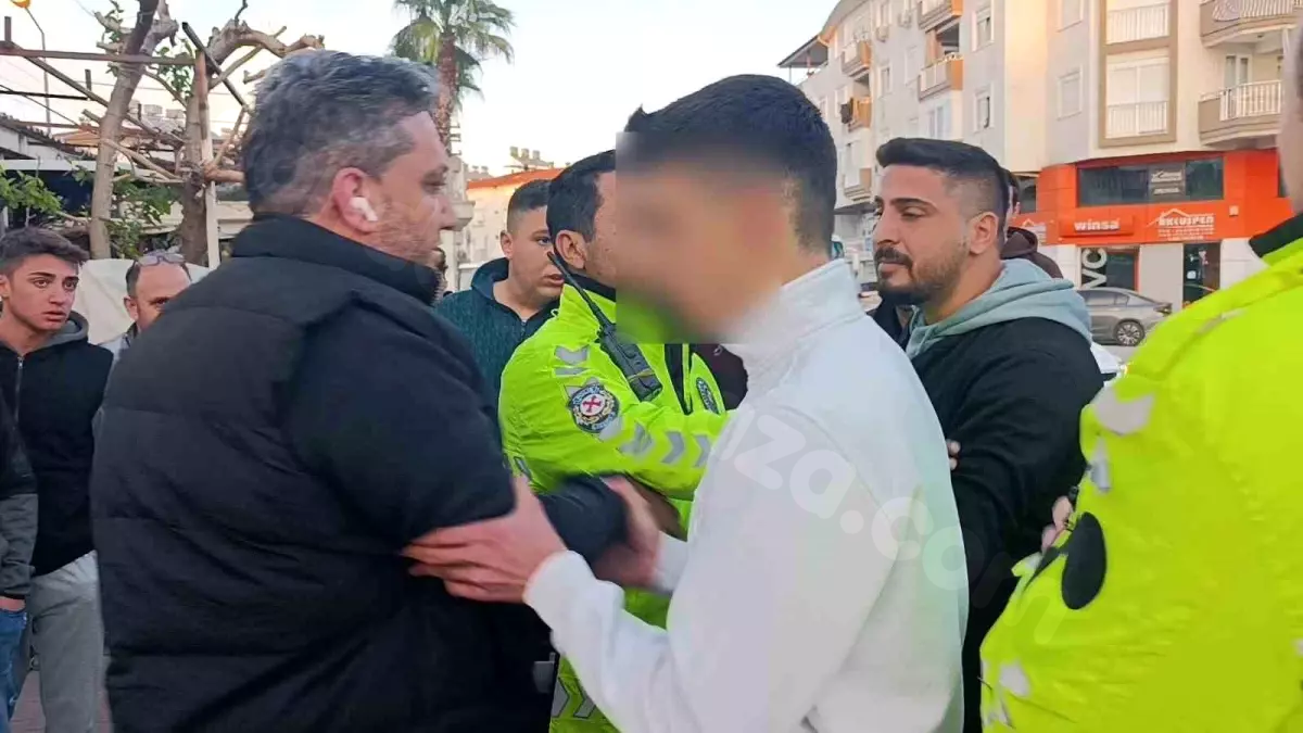 Manavgat'ta trafik ışığı ihlaline dayalı kaza