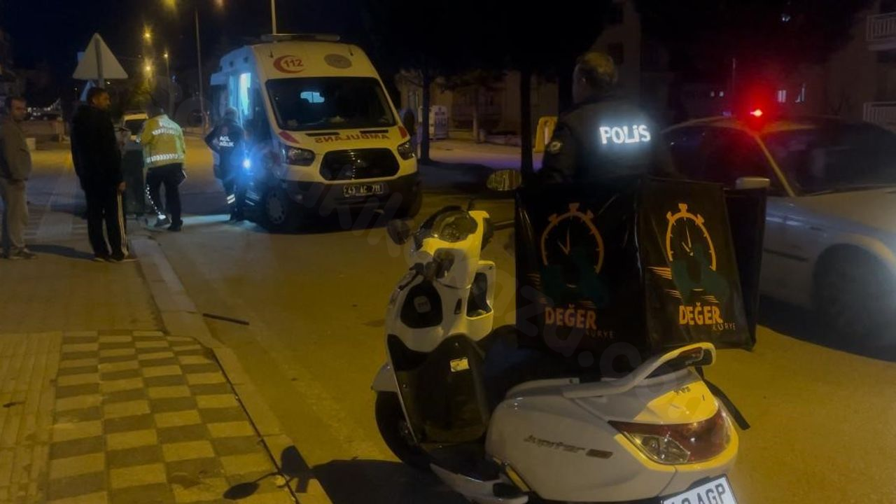21 yaşındaki motosiklet kuryesi kaza geçirdi ve yaralandı.