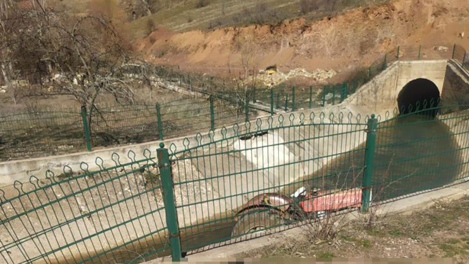 Isparta'da korkunç kaza! Traktör su kanalına uçtu, bir kişi öldü.