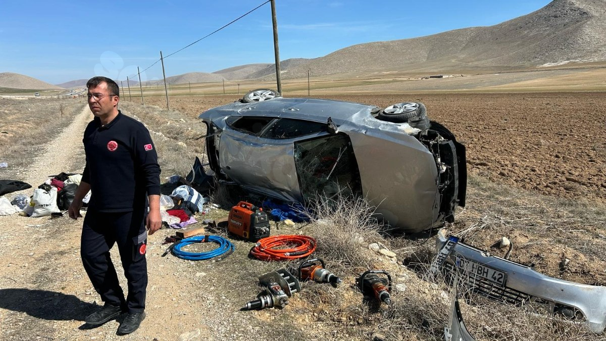 Karaman'da yaşlı çift trafik kazası sonucu ayrıldı.