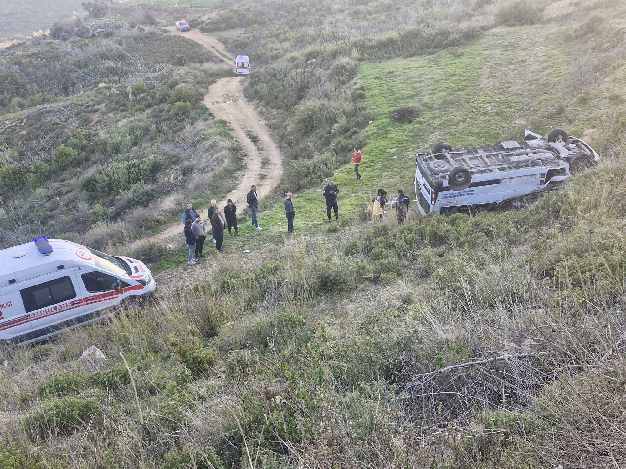 Milas'ta kaza: Bir kişi vefat etti, beş kişi yaralı.