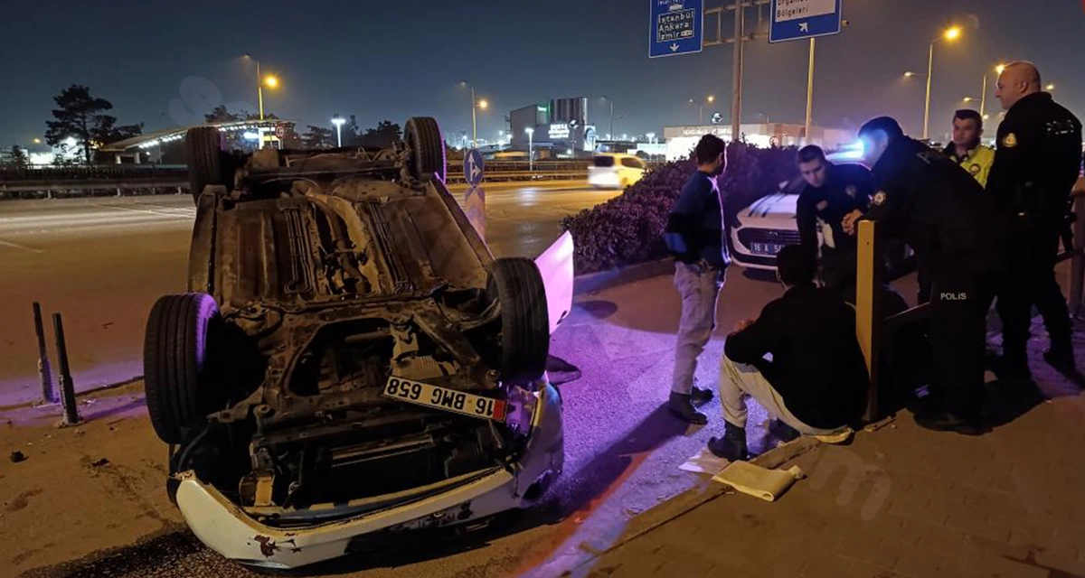 Bursa'da 3 aracın karıştığı trafik kazasında 5 kişi yaralandı - Oxu.az