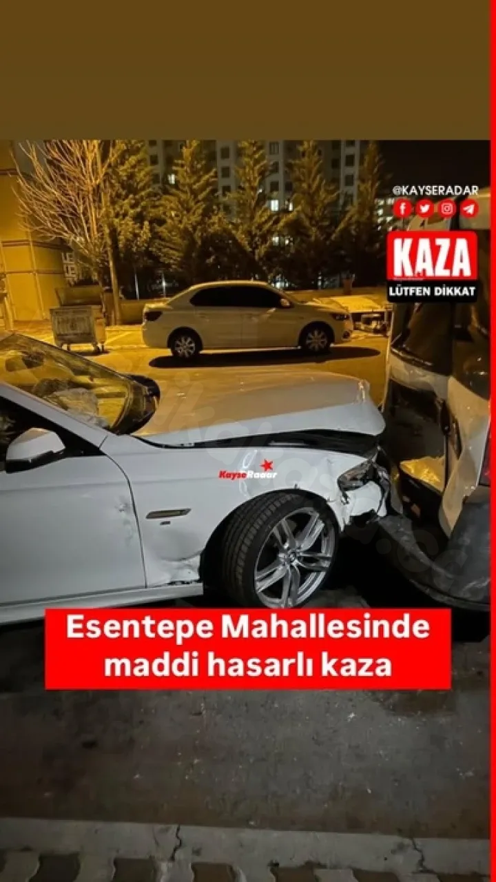 Esentepe Mahallesinde maddi zararlı araç çarpışması yaşandı.