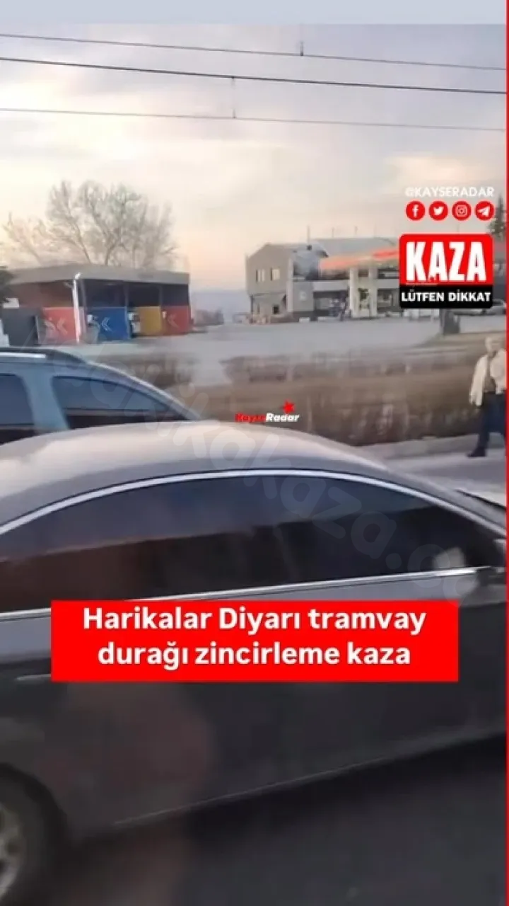 Harikalar Diyarı'nda zincirleme kaza nedeniyle trafik sıkıştı.