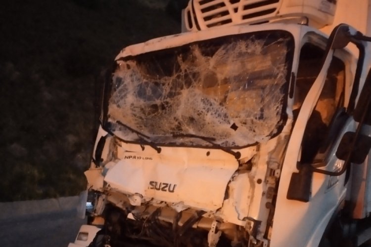 Birden fazla aracın karıştığı trafik kazası: 2 kişi yaralı