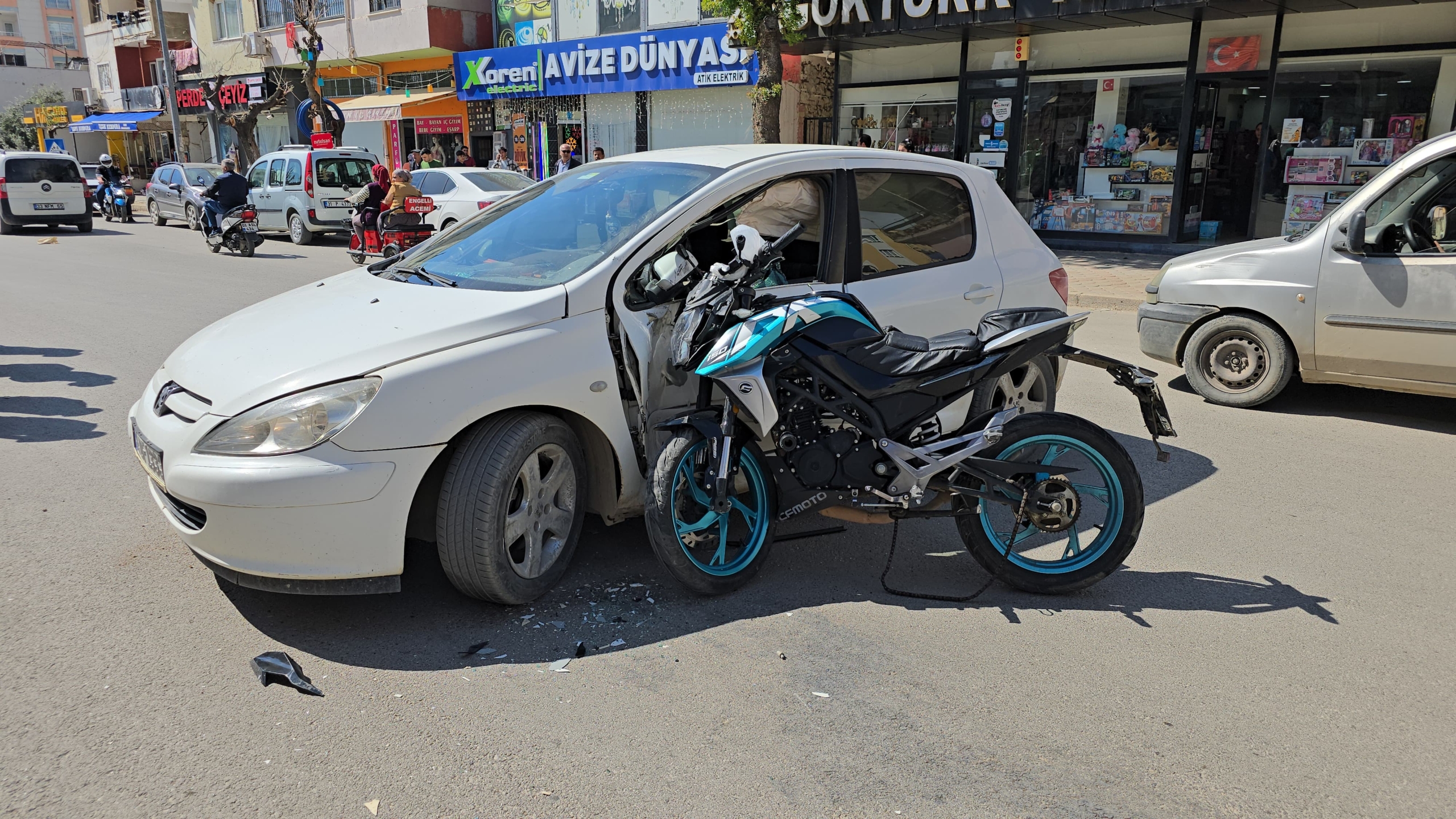 Kozan'da trafik kazasında 2 kişi yaralandı.